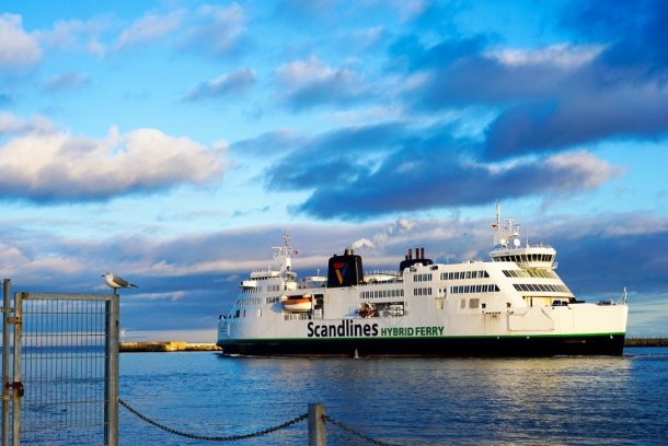 Ostseeferien-Fehmarn Scandlines Hybrid Ferry